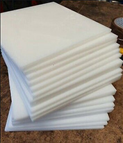 pom-white-black.jpg